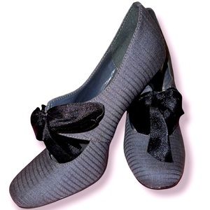 Grey Pin-Stripe Bow Heels